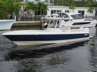 32' Intrepid 2013 Yacht For Sale